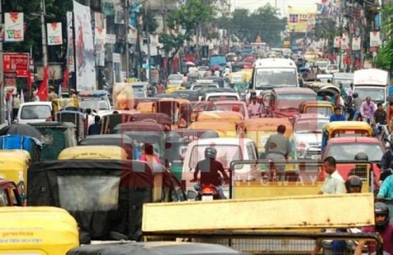 Heavy traffic jam paused Capital City on Wednesday : 6 lakhs of population, narrow roads halting traffic-management 